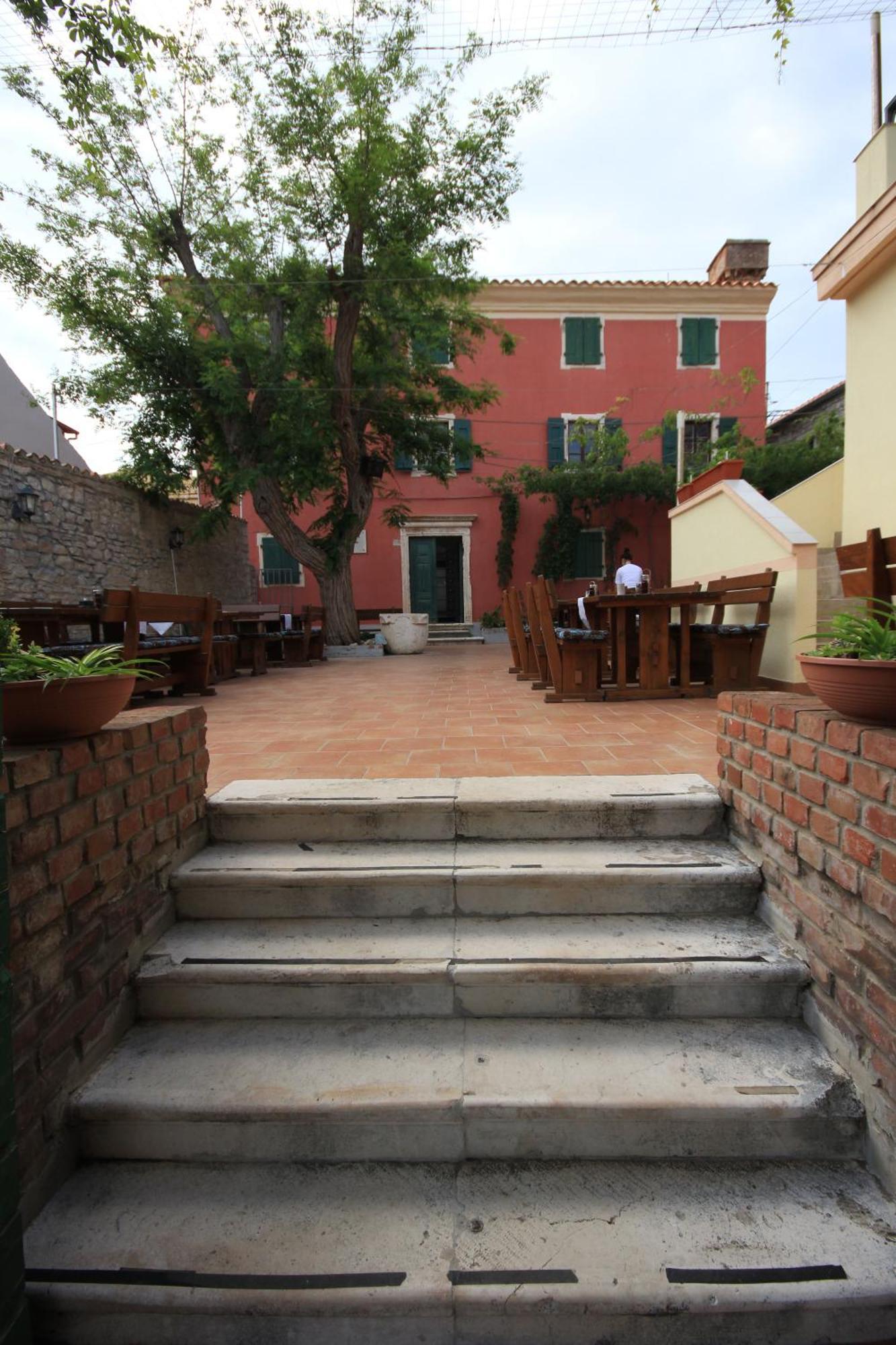 Hotel Sali Exterior foto
